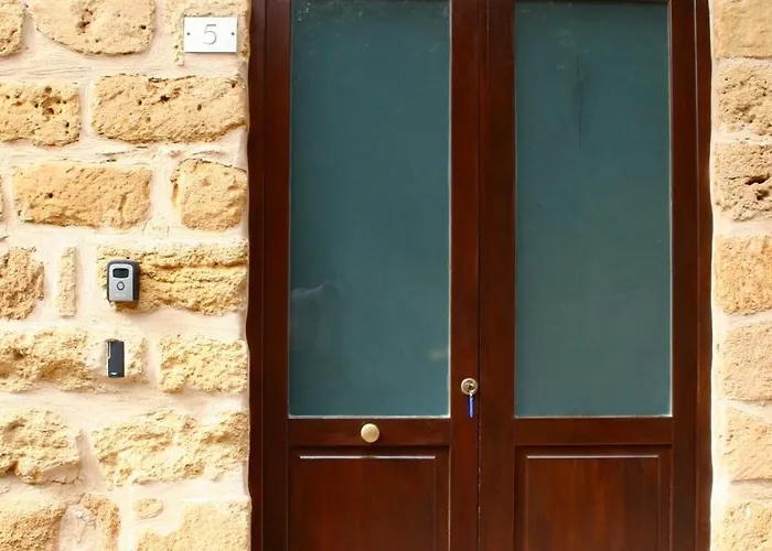 Bamboo Luxury Bed & Breakfast 4*